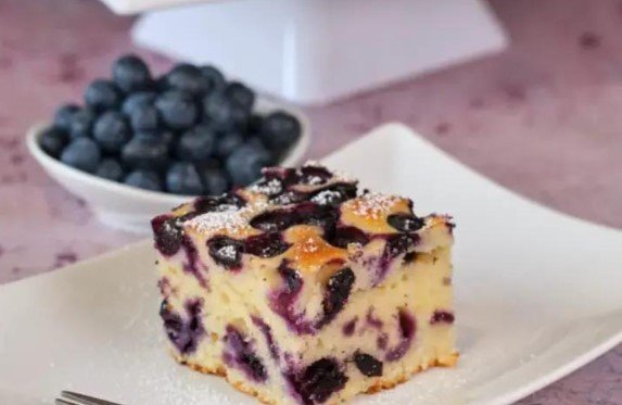 Brzi Kolač sa Borovnicama i Jogurtom