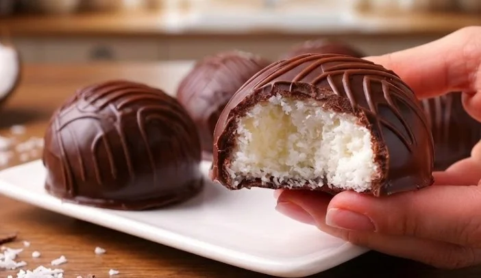 Čokoladna bomba napravljena od kokosa