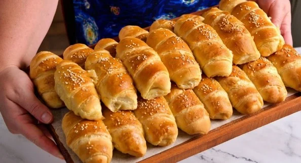 Najmekše Kiflice sa Rendanim Margarinom – Ovako Ih Još Niste Pravili!