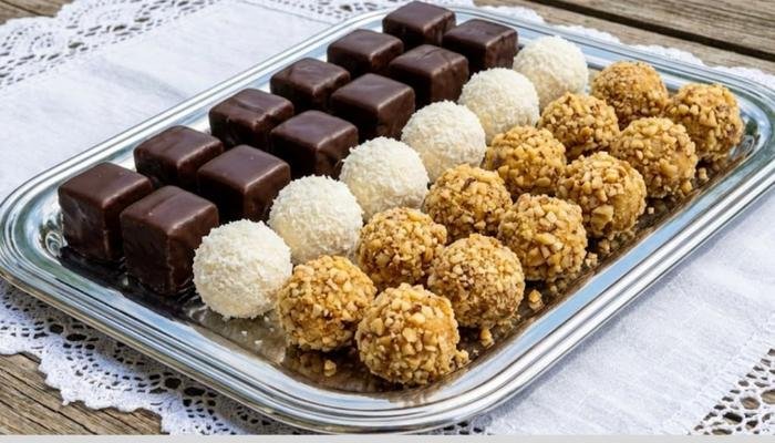 Brzi Sitni Kolači: 3 Ukusne Varijante iz Jedne Smjese Recept