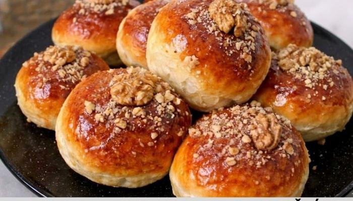 Vasilice Recept: Tradicionalni Hlebčići za Srećan Početak