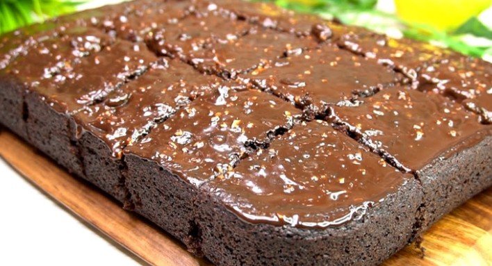 Onaj Pravi “Ludi Kolač” (Crazy Cake) – Najjeftiniji Čokoladni Kolač Bez Jaja i Mleka