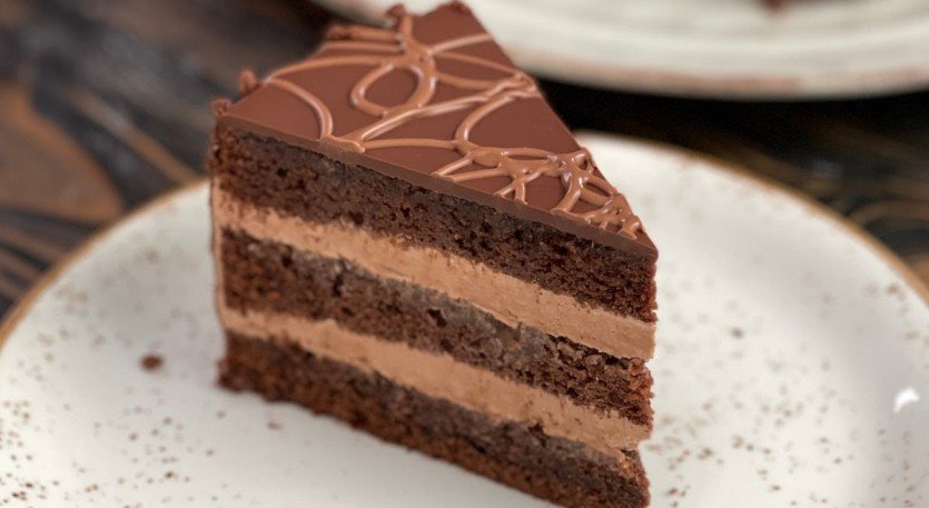 Klasična Čokoladna Torta “PRAG” (Recept Korak po Korak)