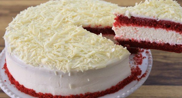 Red Velvet Cheesecake Torta – Recept iz “Cheesecake Factory” (Savršen Spoj)
