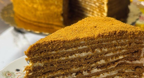 Medovik: Najlakši način da napravite savršenu rusku tortu sa medom