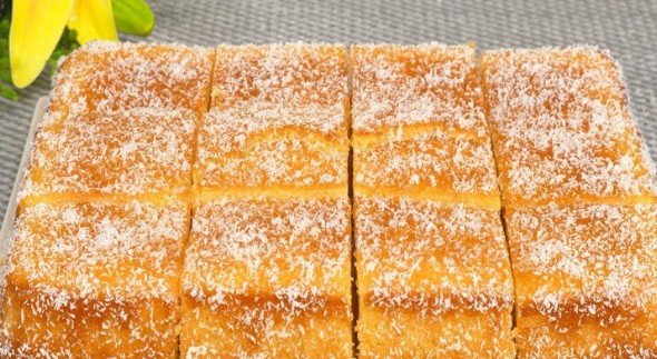 Brzi Kolač sa Jabukom i Kokosom: Mekan, Sočan i Jednostavan!