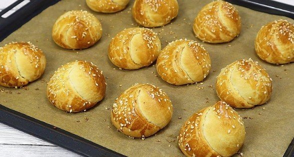 Čaša Jogurta i 20 Minuta Pečenja: Neverovatno Brza i Ukusna Peciva!