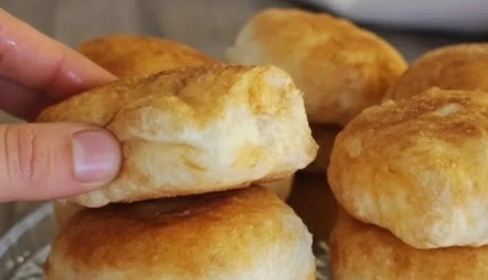 Vazdušaste domaće mekike sa kiselom vodom