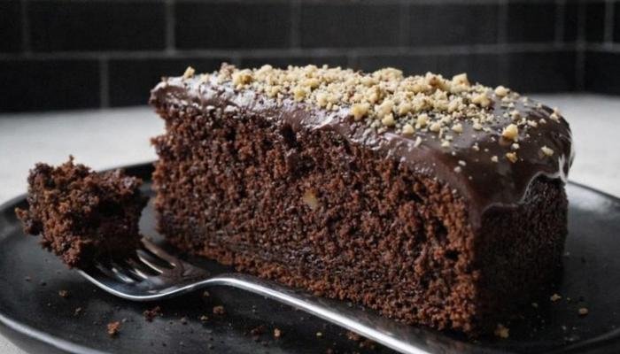 KOLAČ SEDAM KAŠIKA – GOTOV ZA 20 MINUTA, MEKAN I SOČAN! – Kuhinja