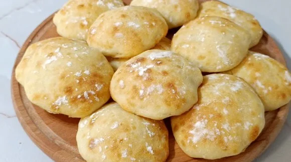 Najmekše Lepinje Bez Mešenja: Sve se Pravi Samo Jednom Kašikom!