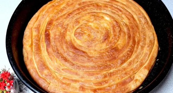 Sipkava i Lisnata Pogača Bez Kvasca Koja Se Topi u Ustima