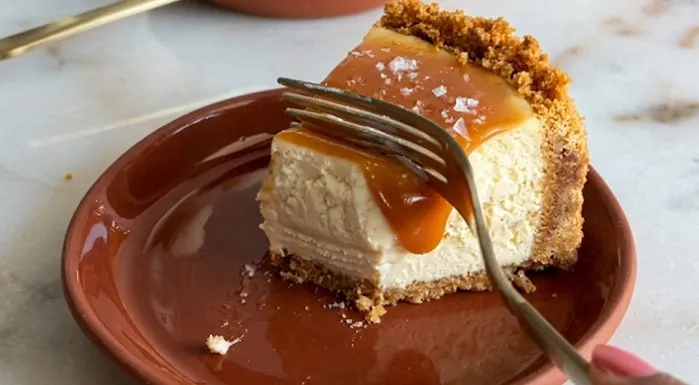 Slani karamel čizkejk: Vrhunska biskvitna mliječna čarolija koja bazično osvaja sva čula