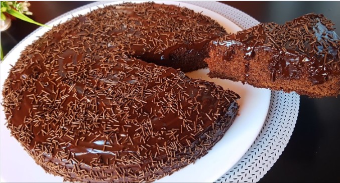 Najbolji čokoladni kolač: Veoma jednostavan, a topi se u ustima!