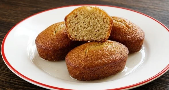 Sočni Kolač u Sirupu: Tajna najmekše jadranske slatkoće u vašoj kuhinji