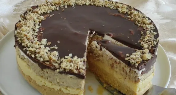 Brza Pijesak Torta Bez Pečenja: Gotova za 30 Minuta i Topi se u Ustima!