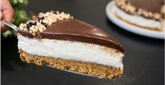 Hladni desert koji će vas oduševiti (Brza čokoladna torta bez pečenja!)