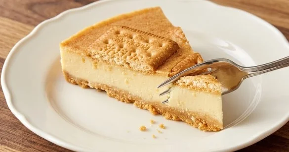 Brza flan torta sa keksom: Kremasto savršenstvo bez pečenja za samo pet minuta