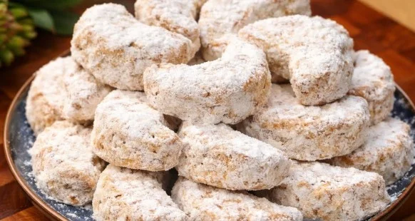 Brze i Jednostavne Domaće Kiflice sa Orasima Koji se Tope u Ustima!