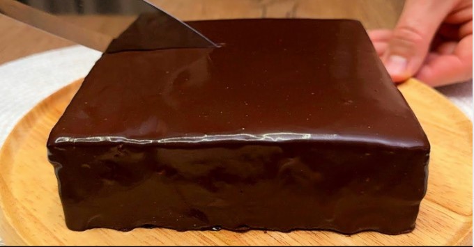 Veoma ukusna domaća čokoladna torta gotova za samo 15 minuta posla