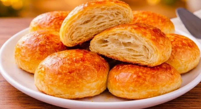 Bezvremenske biskvitne pogačice sa sirom: Lisnato mliječno zadovoljstvo za svaki doručak
