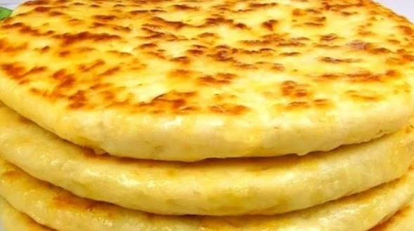 Domaći Hačapuri za 10 Minuta: Brze Pogače sa Sirom i Kefirom!