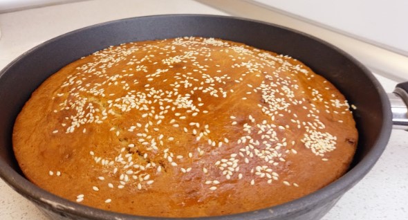 Pirog iz Tiganja od Samo Jednog Jajeta: Idealan Brzi Obrok Bez Miksera!