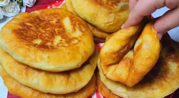 Neverovatno Mekane Punjene Lepinje: Tajni Recept sa Krompirom i Jajima!