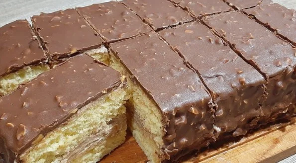 Domaće Čokoladne Kocke sa Lešnicima: Jednostavan i Preukusan Recept!