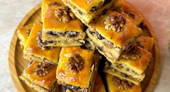 Originalna Domaća Pahlava sa Orasima i Suvim Grožđem