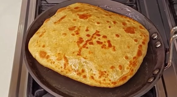 Savršene Pogače sa Krompirom i Lukom: Indijski Parata Hleb!