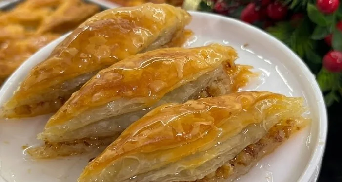 Hrskava baklava sa orasima: Biskvitna tajna četiri kugle