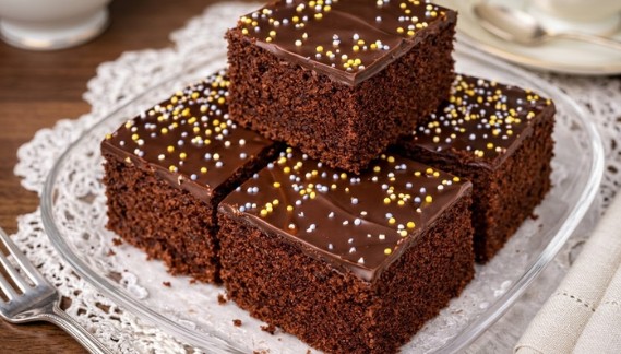 Kolač na čaše: Treba vam samo pet minuta da ga zamijesite i stavite u pećnicu!