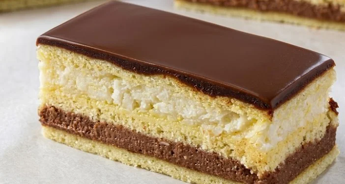 Starinska medena pita sa čokoladom i kokosom koja bazično miriše na tradiciju