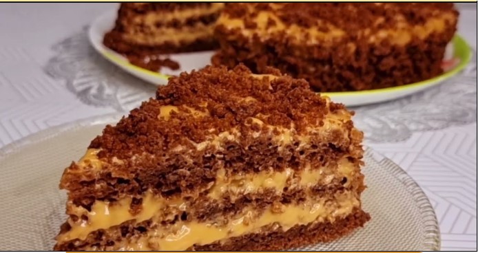 Torta “Tri čaše” na kefiru – Bez miksera i bez vage! (Neverovatno sočna)