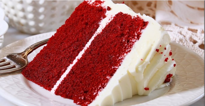 Najbolja “Red Velvet” torta (Neverovatno mekana i sočna!)