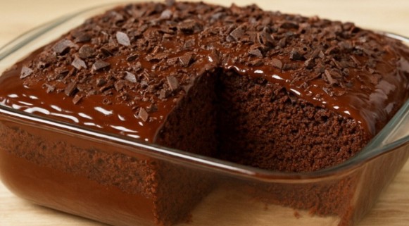 Viralni Čokoladni Kolač: Neverovatno Sočan, Jeftin i Brz!