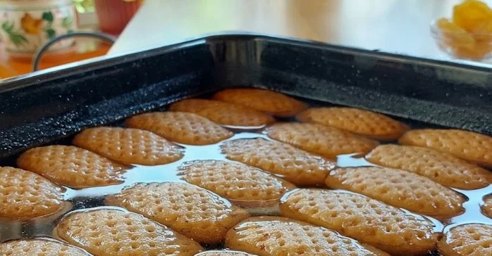 Almine biskvitne hurmašice sa lješnjacima: Starinska mliječna poslastica koja biskvitno osvaja