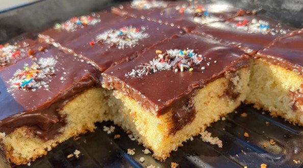 Domaći Čokoladni Kolač: Jednostavan i Preukusan Recept!