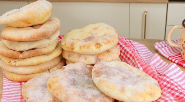 Lepinje Kao iz Pekare: Savršen Somun Pečen za Samo 5 Minuta!