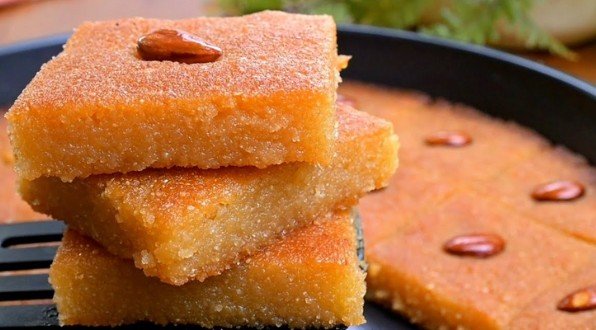 Basbousa: Savršen Tradicionalni Desert za Porodicu i Prijatelje!