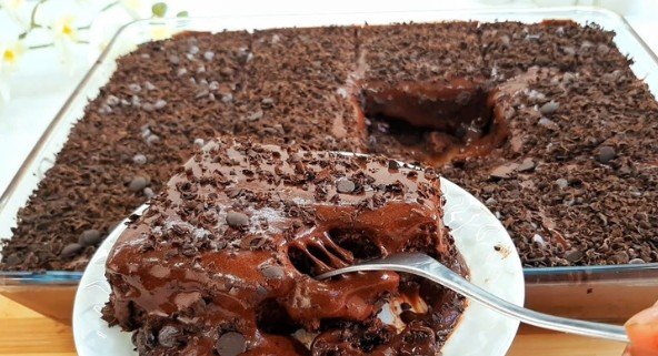 Čokoladni Kolač Koji Izaziva Zavisnost: Nestvarno Sočan sa Samo 2 Jaja!