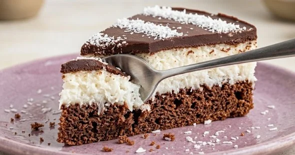 Starinska Kokos Torta: Vazdušasta rapsodija sa čokoladom na vašem stolu
