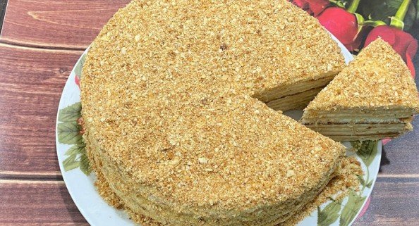 Preukusna “Napoleon” Torta: Brzo Lisnato Testo i Savršen Vanila Krem!