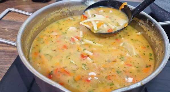 Turska Pileća Čorba Koju Nećete Moći Prestati Jesti: Gotova za 30 Minuta!