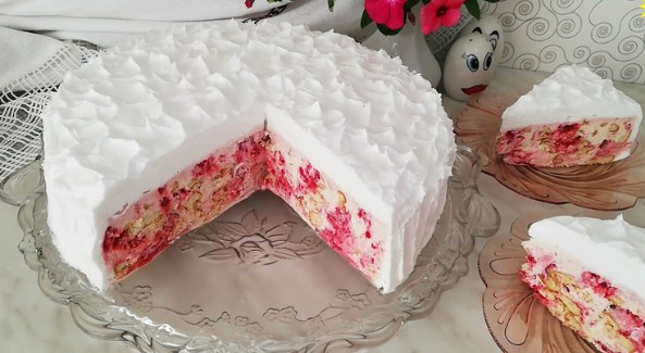 Voćna Torta za 15 Minuta: Osvežavajuća, Bez Kuvanja i Pečenja!