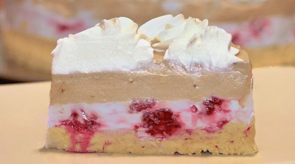 Brza Torta Lenja Žena: Kremasta Poslastica Bez Kora i Pečenja!