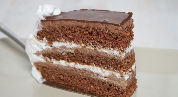 Posna Afrika Torta: Bogata Čokoladna Poslastica Bez Jaja i Mleka!