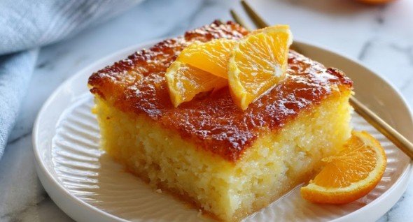 Sočni Kolač sa Pomorandžom i Korama za Pitu Koji se Topi u Ustima