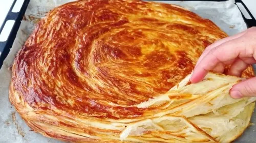 Čuvena Saya Pogača: Neverovatno Lisnata i Hrskava Bez Kvasca!