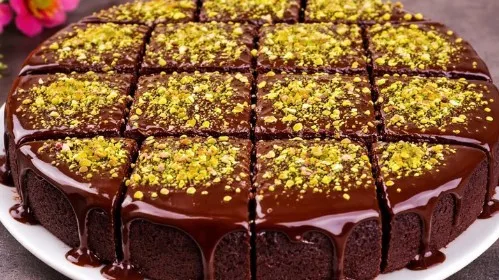 Čokoladni Kolač Gotov za 5 Minuta: Samo Pomešajte Sve Sastojke i Uživajte!